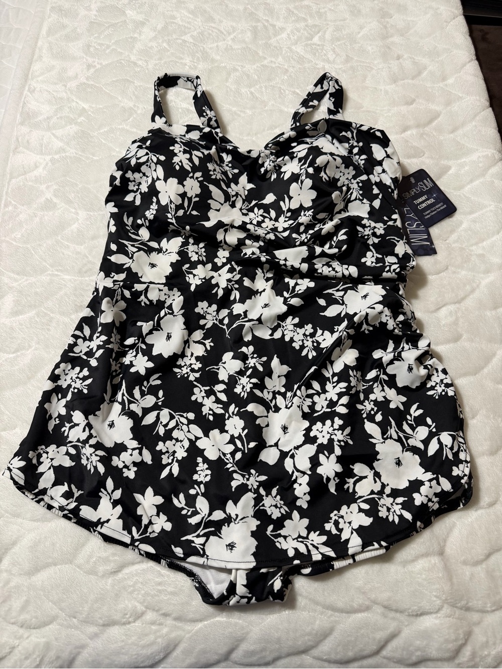 NEW! Simply Slim Tummy Control Black & White Floral One-Piece Swimsuit size 1X
